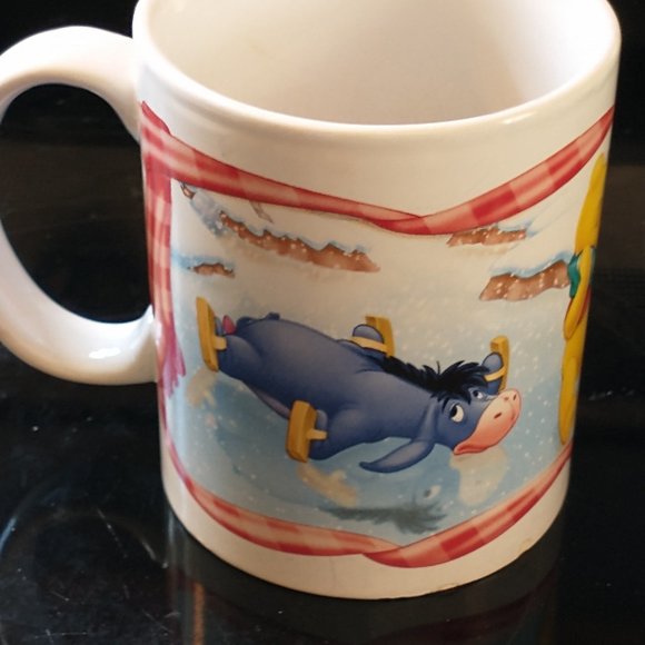 WINNIE THE POOH CERAMIC MUG.... - Picture 2 of 5